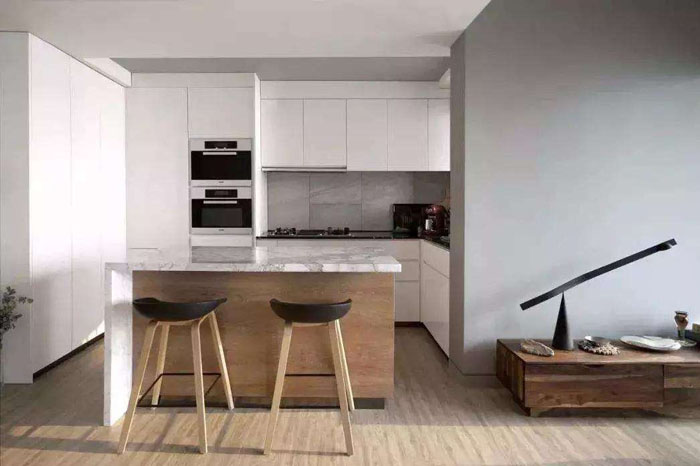 色澤不同的大理石發(fā)霉后怎么處理呢?